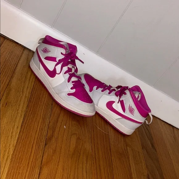 Nike Kids' Sneakers in Pink and White - Picture 2 of 4